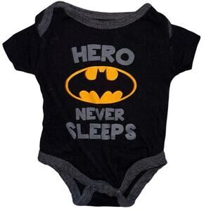 MLB Cincinnati Reds Majestic One Piece Outfit Size 0/3 months bodysuit onesie